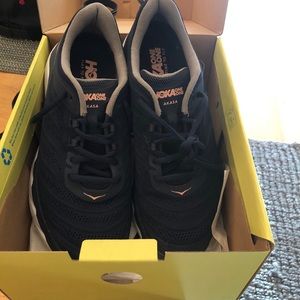 Hoka One One Akasa - Mood Indigo/Dusty Pink (8.5)